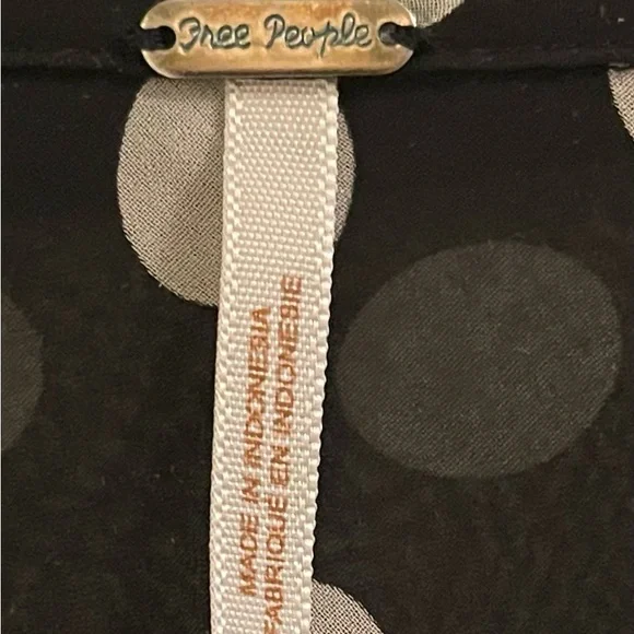 Free People sheer polka dot button down blouse Sz M - Picture 2 of 4